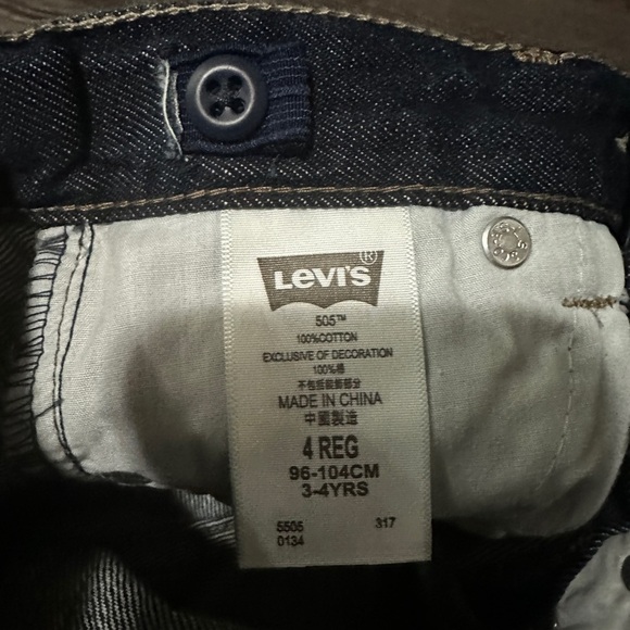 Levi’s 505 denim jeans in a kids size 4.   NWOTS - Picture 5 of 5